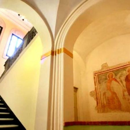 Relais Real Collegio Hotel Ноли Екстериор снимка