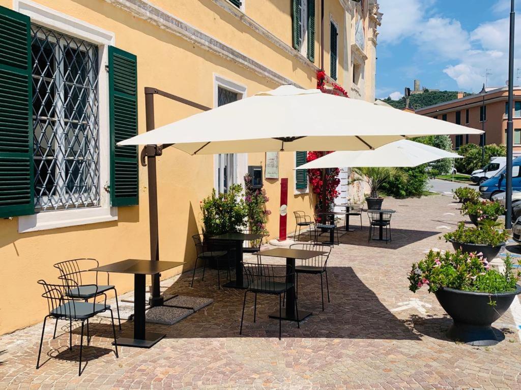 Relais Real Collegio Hotel Ноли Екстериор снимка