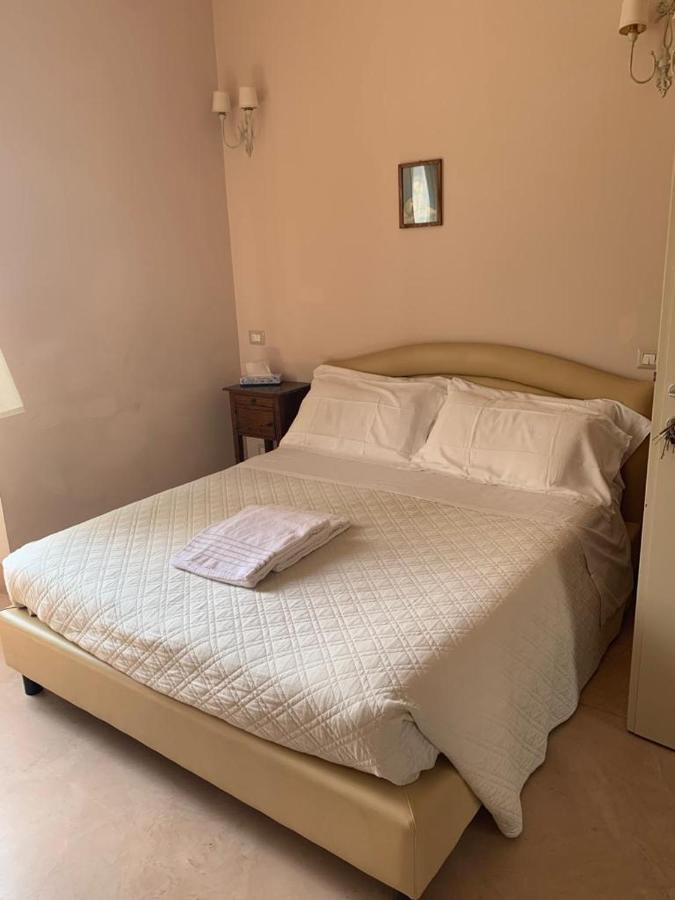 Relais Real Collegio Hotel Ноли Екстериор снимка