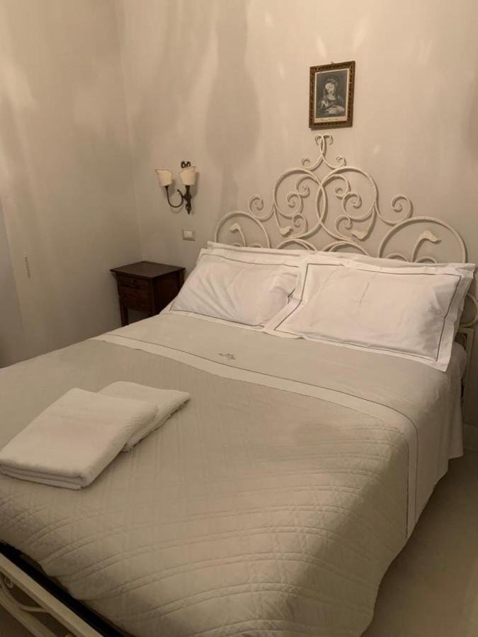Relais Real Collegio Hotel Ноли Екстериор снимка