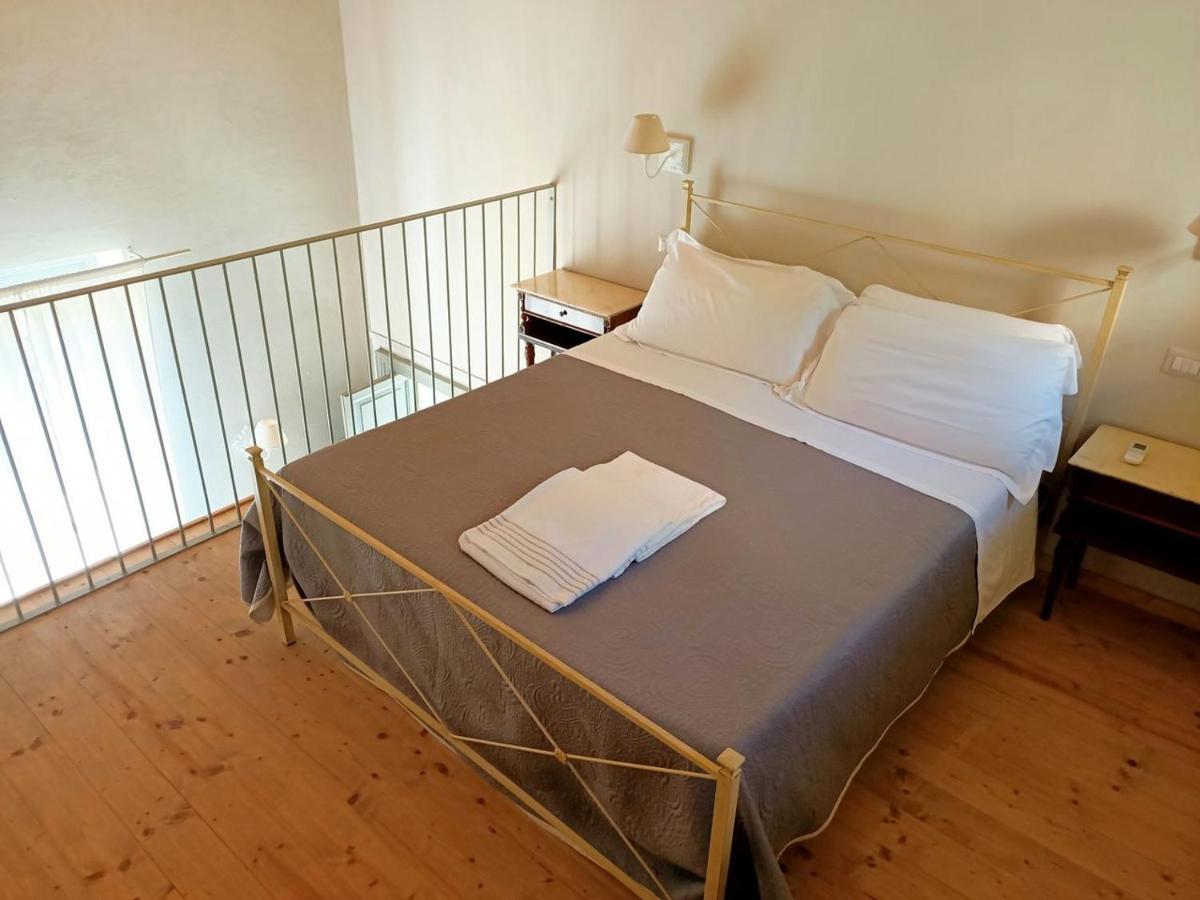 Relais Real Collegio Hotel Ноли Екстериор снимка