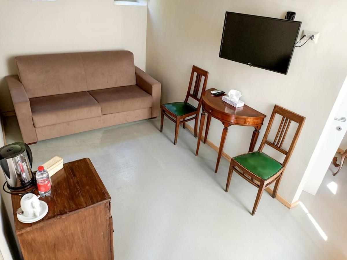 Relais Real Collegio Hotel Ноли Екстериор снимка