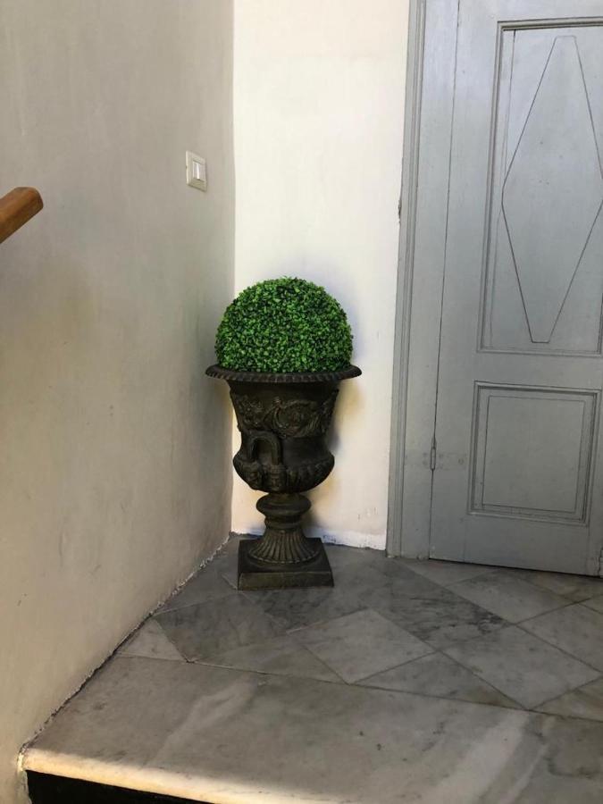 Relais Real Collegio Hotel Ноли Екстериор снимка