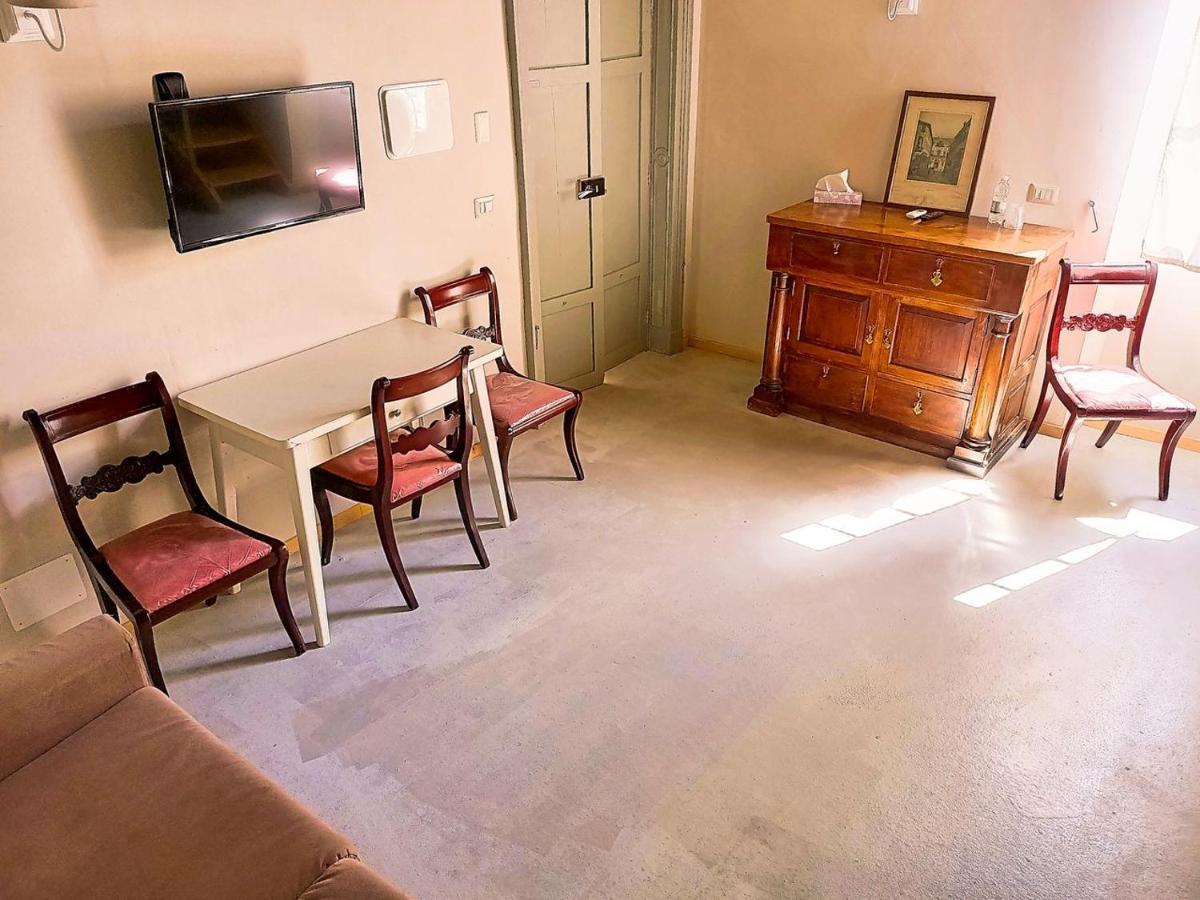 Relais Real Collegio Hotel Ноли Екстериор снимка