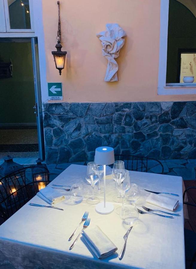 Relais Real Collegio Hotel Ноли Екстериор снимка