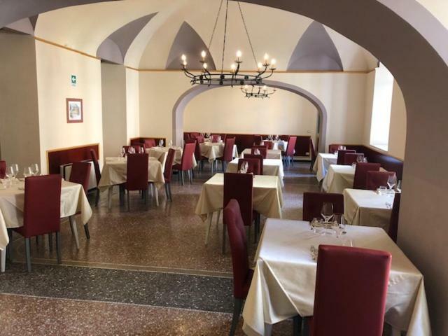 Relais Real Collegio Hotel Ноли Екстериор снимка